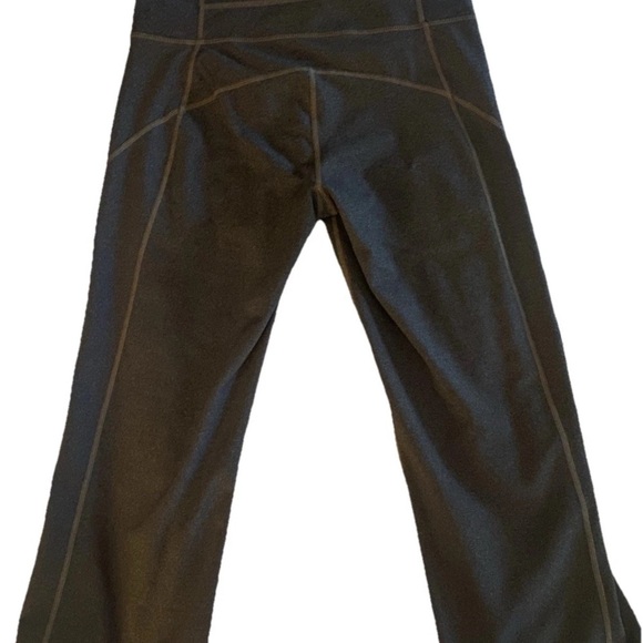 Athleta Kick Booty 2 Crop Capri Leggings Heather Gray Contour Stitching - Picture 3 of 6